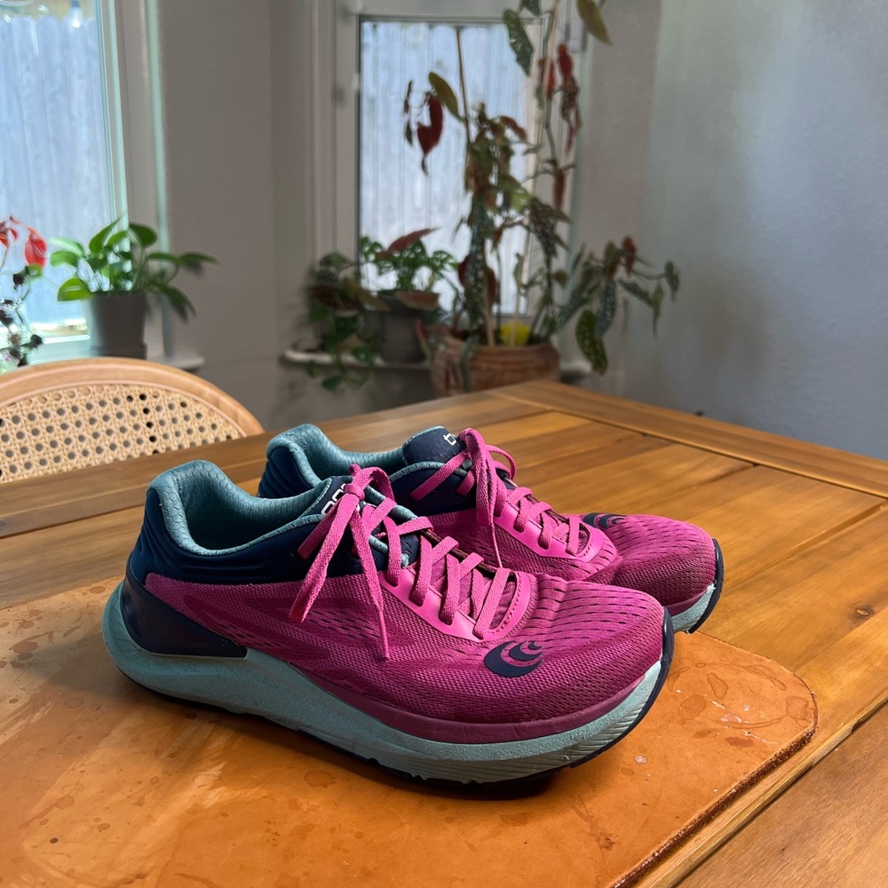 Topo Running shoes